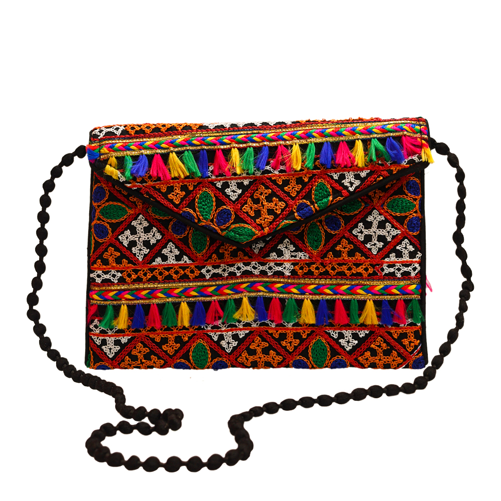Traditional Looking Round Leaf Embroidererd Purse Bag 