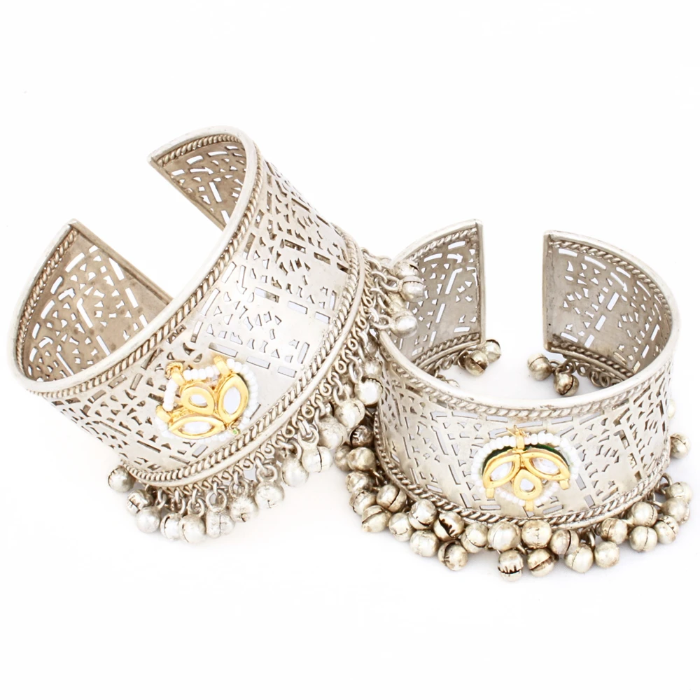 100% brass based handmade pair of bangles