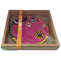 Round-shaped thali for aarti decorated with gotapatti 