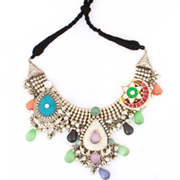 Brass-made necklace with multicolor stone carvings