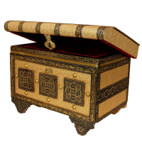 Wooden pitari box with royal designs